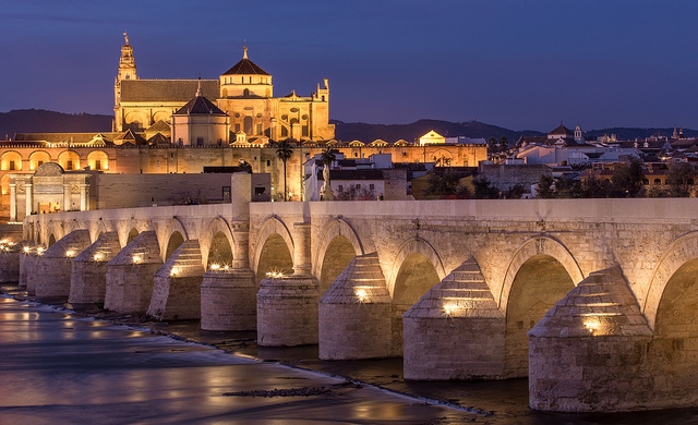 El Puente de Córdoba de noche